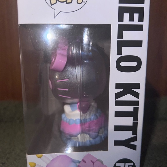 Funko Pop Hello Kitty 50th Anniversary Vinyl Figure - Picture 4 of 4